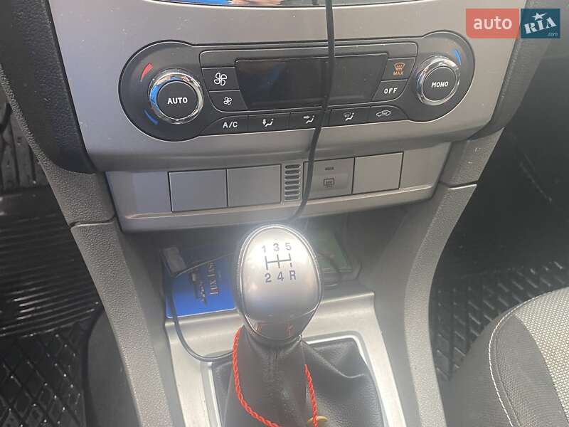 Универсал Ford Focus 2010 в Новом Ярычеве