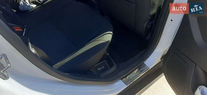 Хэтчбек Ford Focus 2016 в Измаиле фото 6 Хэтчбек Ford Focus 2016 в Измаиле