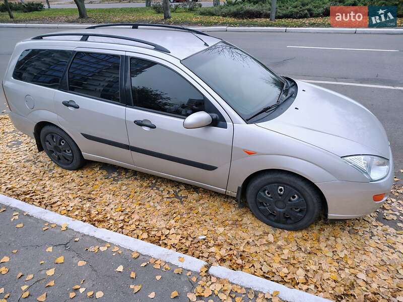 Ford Focus 2000