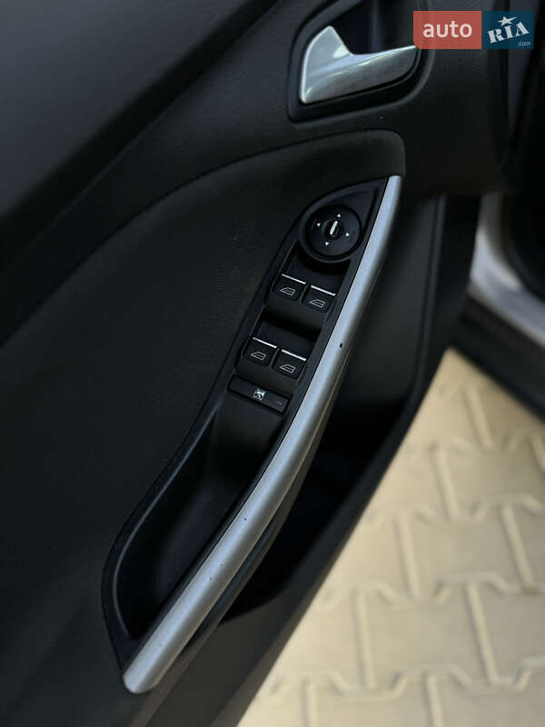 Хэтчбек Ford Focus 2013 в Хмельницком фото 8 Хэтчбек Ford Focus 2013 в Хмельницком