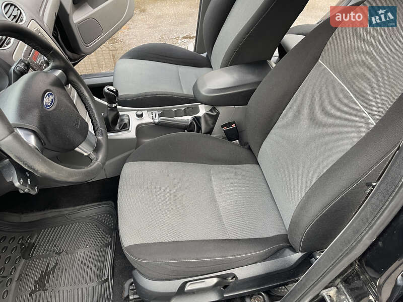 Хетчбек Ford Focus 2010 в Житомирі