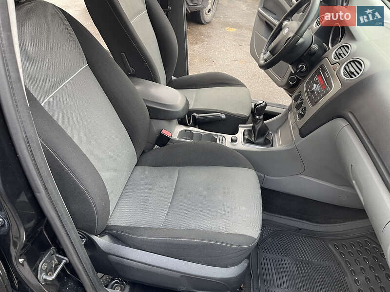 Хетчбек Ford Focus 2010 в Житомирі