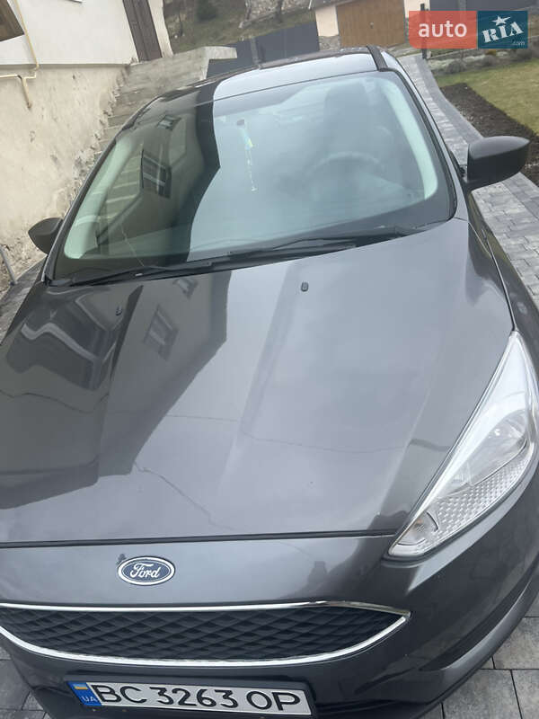 Седан Ford Focus 2015 в Львові