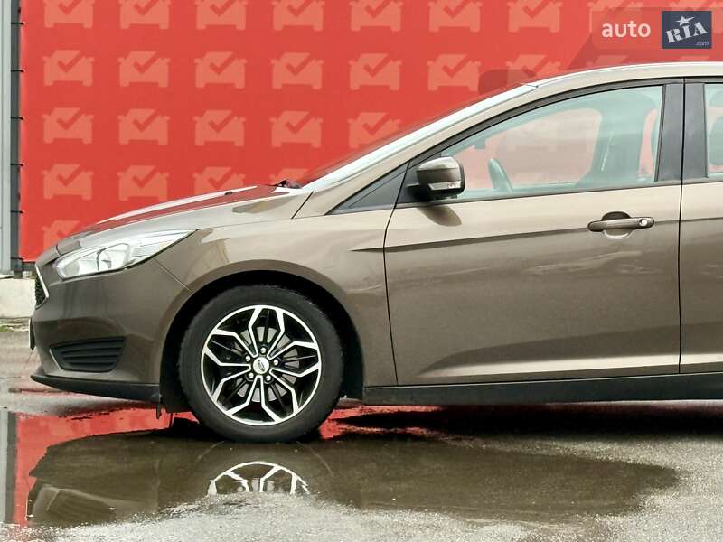 Хэтчбек Ford Focus 2017 в Киеве