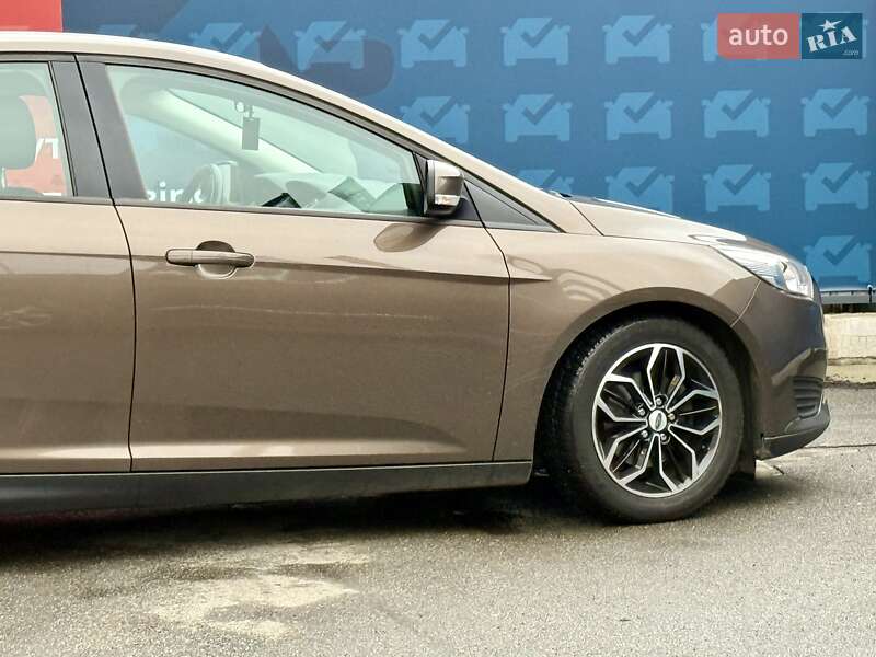Хэтчбек Ford Focus 2017 в Киеве