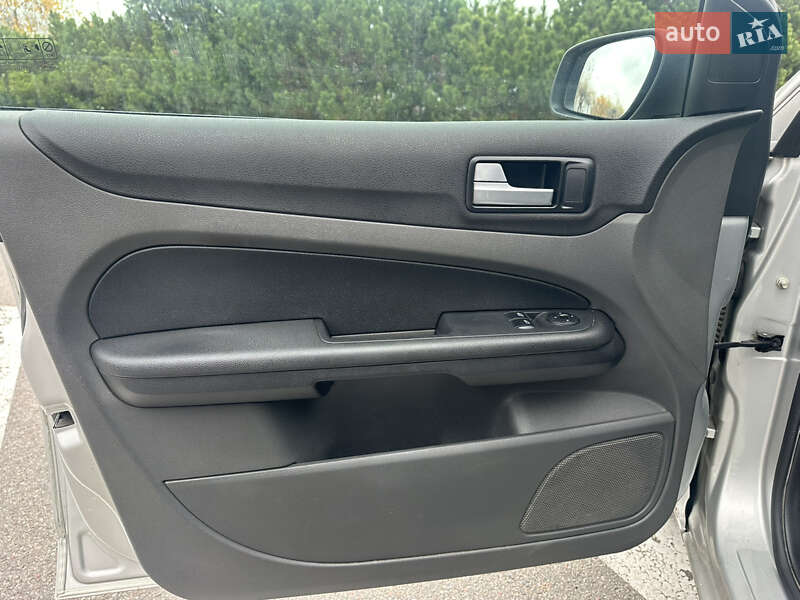 Хетчбек Ford Focus 2007 в Києві фото 15 Хетчбек Ford Focus 2007 в Києві