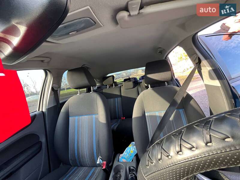 Хэтчбек Ford Focus 2008 в Новом Роздоле фото 3 Хэтчбек Ford Focus 2008 в Новом Роздоле