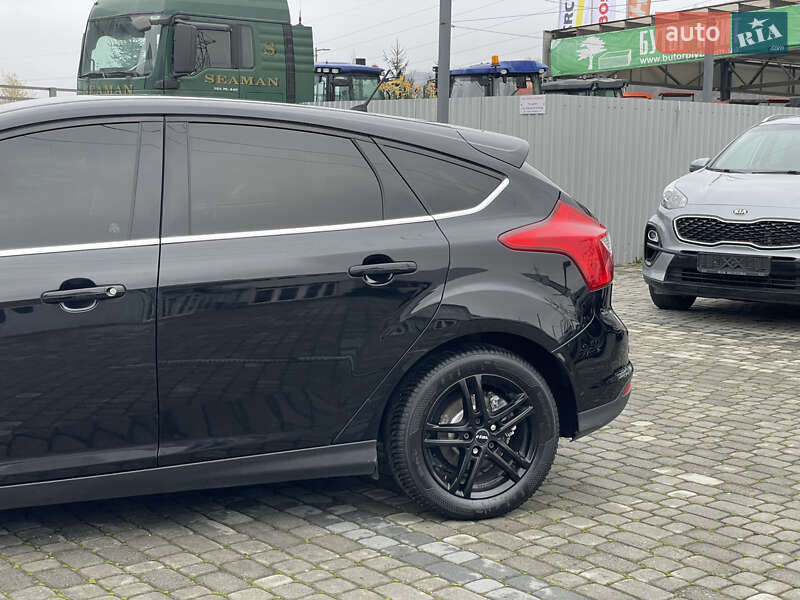 Хэтчбек Ford Focus 2012 в Мукачево