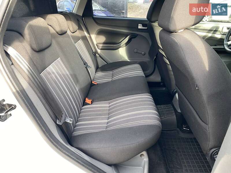 Універсал Ford Focus 2010 в Києві фото 11 Універсал Ford Focus 2010 в Києві