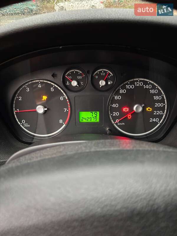 Хетчбек Ford Focus 2006 в Києві фото 11 Хетчбек Ford Focus 2006 в Києві