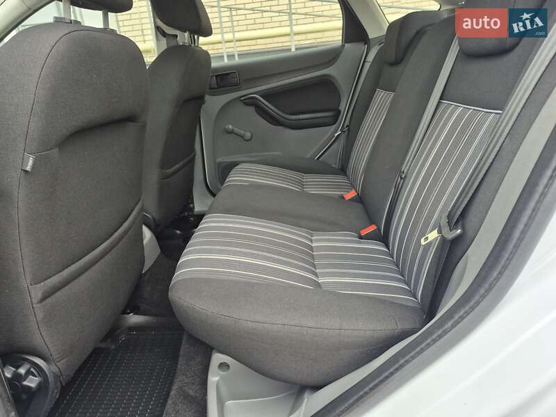 Хетчбек Ford Focus 2011 в Вінниці фото 48 Хетчбек Ford Focus 2011 в Вінниці