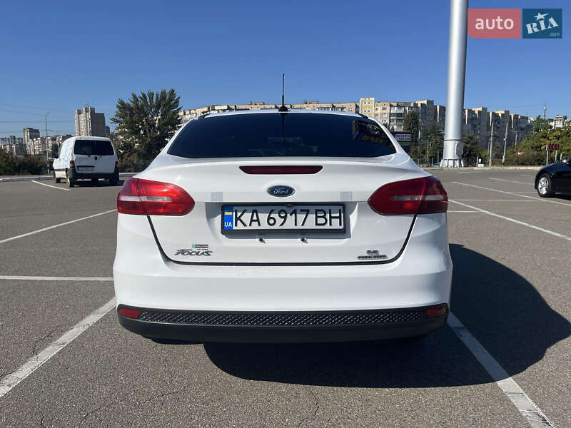 Седан Ford Focus 2015 в Киеве фото 5 Седан Ford Focus 2015 в Киеве