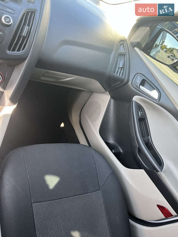 Седан Ford Focus 2015 в Киеве фото 14 Седан Ford Focus 2015 в Киеве