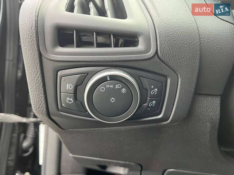 Хетчбек Ford Focus 2017 в Києві фото 17 Хетчбек Ford Focus 2017 в Києві