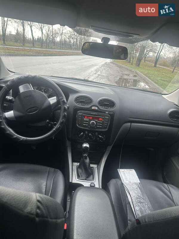 Хэтчбек Ford Focus 2011 в Первомайске