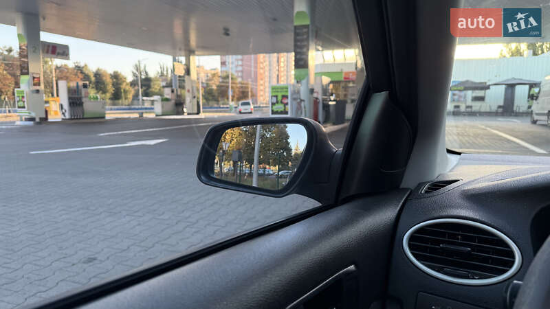 Седан Ford Focus 2005 в Киеве