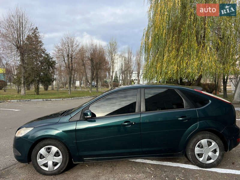 Хэтчбек Ford Focus 2008 в Обухове