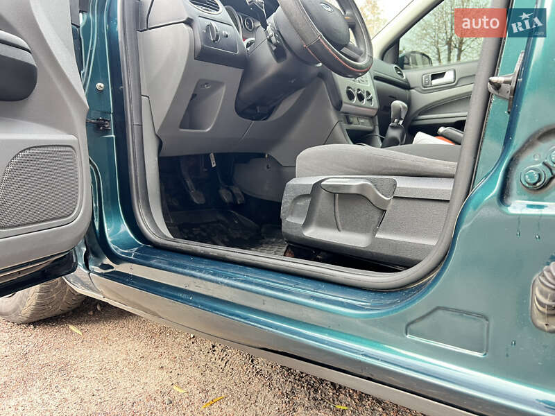 Хэтчбек Ford Focus 2008 в Обухове