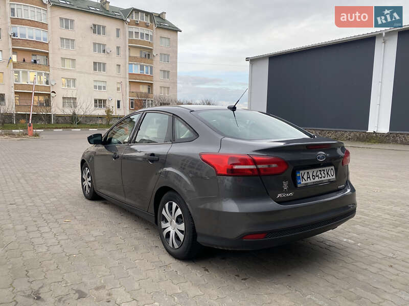Седан Ford Focus 2015 в Стрые