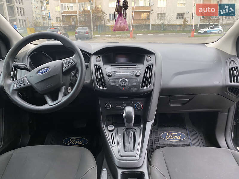 Седан Ford Focus 2015 в Стрые