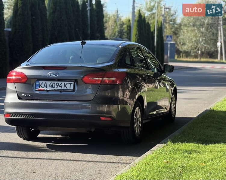 Седан Ford Focus 2017 в Киеве