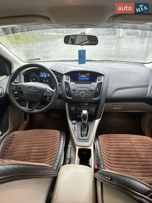 Седан Ford Focus 2015 в Тульчине