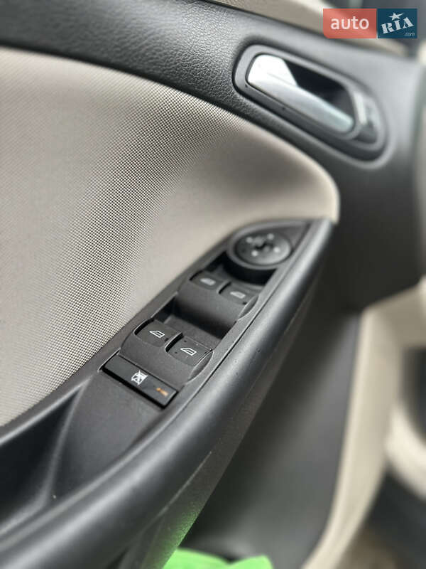 Седан Ford Focus 2015 в Тульчине