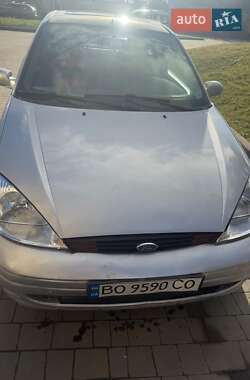 Хэтчбек Ford Focus 2001 в Дубно
