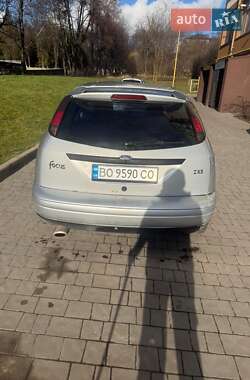 Хэтчбек Ford Focus 2001 в Дубно