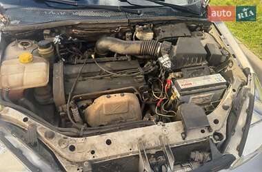 Хэтчбек Ford Focus 2001 в Дубно