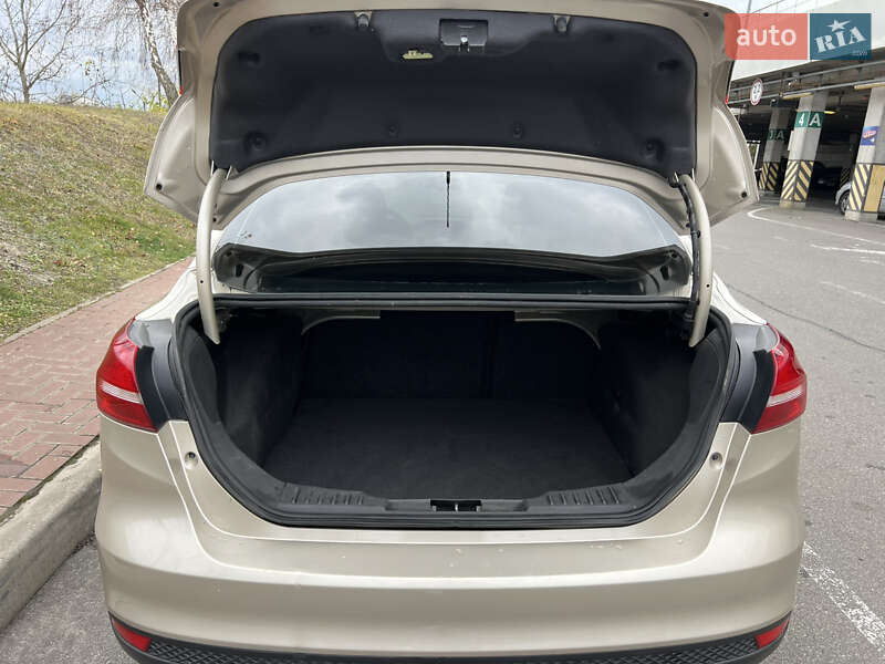 Седан Ford Focus 2018 в Киеве