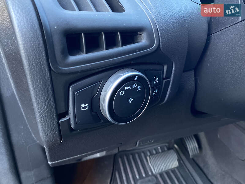 Седан Ford Focus 2015 в Киеве