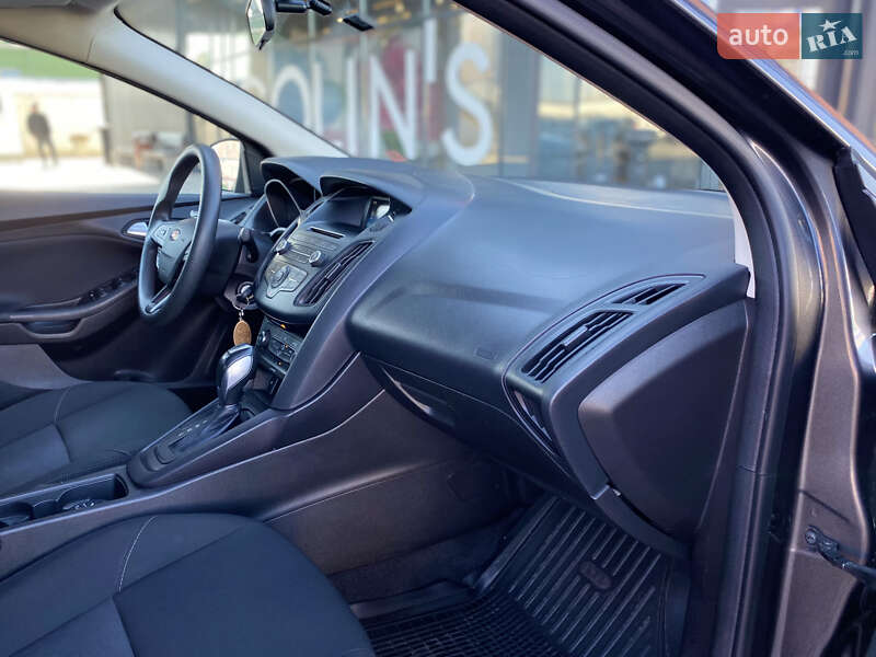Седан Ford Focus 2015 в Киеве