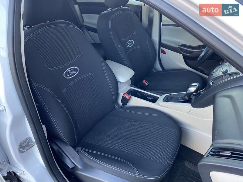 Хэтчбек Ford Focus 2015 в Киеве