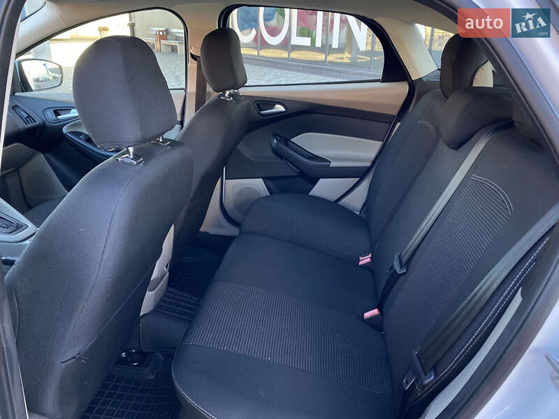 Хэтчбек Ford Focus 2015 в Киеве