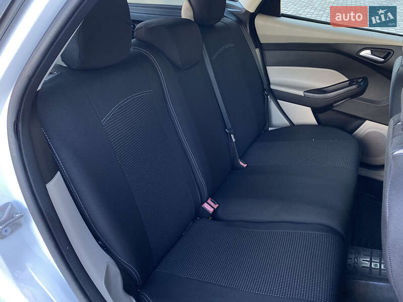 Хэтчбек Ford Focus 2015 в Киеве