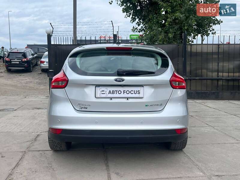 Седан Ford Focus 2016 в Киеве