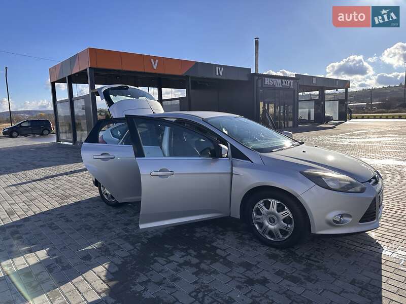 Хэтчбек Ford Focus 2012 в Золочеве фото 5 Хэтчбек Ford Focus 2012 в Золочеве