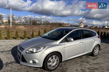 Хетчбек Ford Focus 2012 в Золочеві