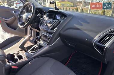 Хетчбек Ford Focus 2012 в Золочеві