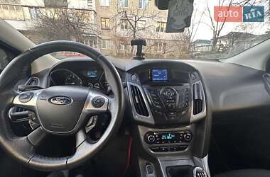 Хетчбек Ford Focus 2012 в Золочеві
