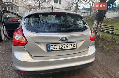 Хетчбек Ford Focus 2012 в Золочеві