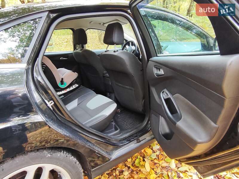 Седан Ford Focus 2011 в Киеве фото 6 Седан Ford Focus 2011 в Киеве