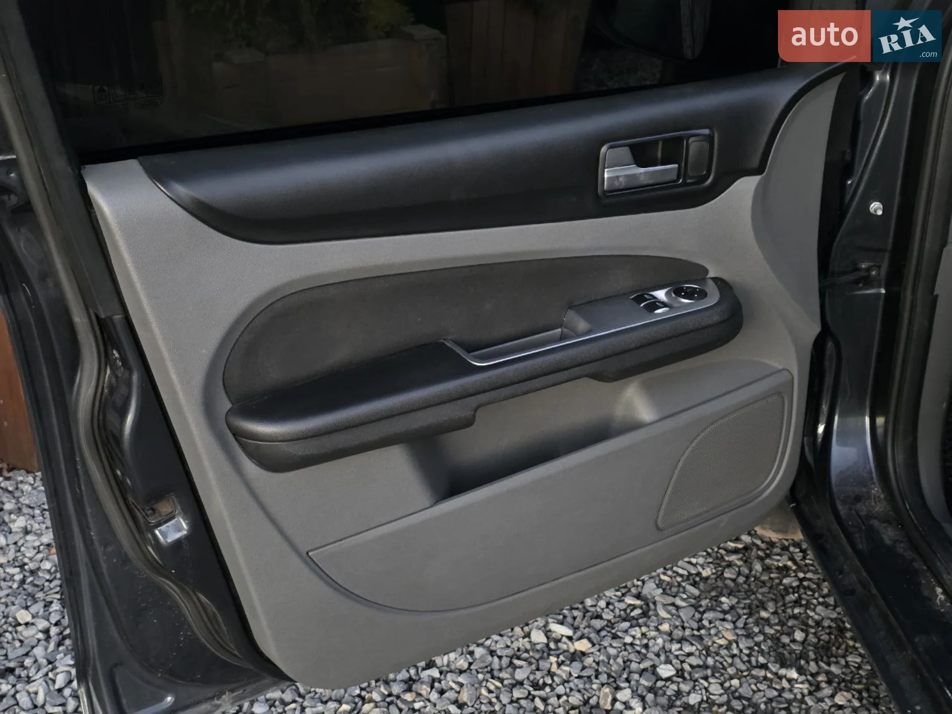 2010 Ford Focus - мініатюра 20