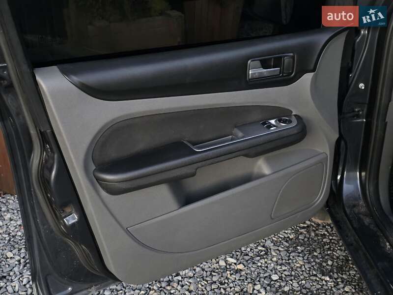 Хэтчбек Ford Focus 2010 в Тернополе