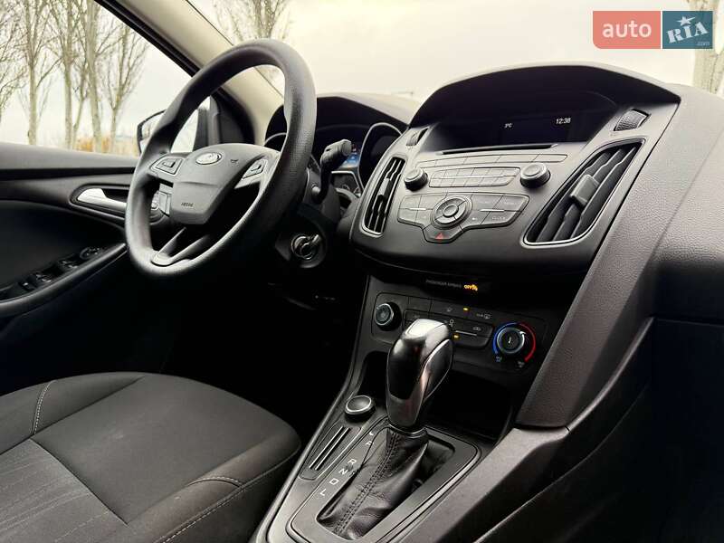 Седан Ford Focus 2015 в Днепре