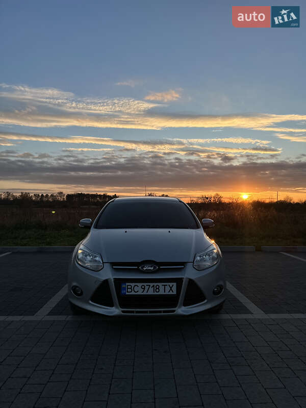Универсал Ford Focus 2013 в Пустомытах