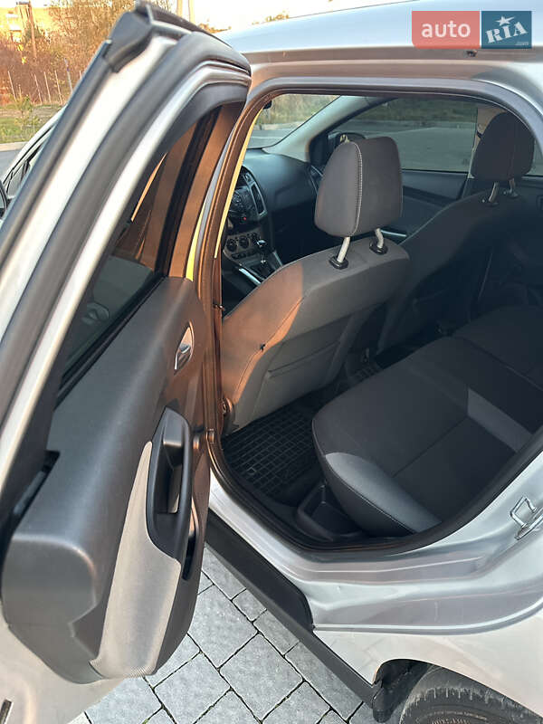 Универсал Ford Focus 2013 в Пустомытах