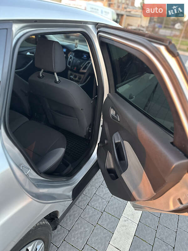 Универсал Ford Focus 2013 в Пустомытах