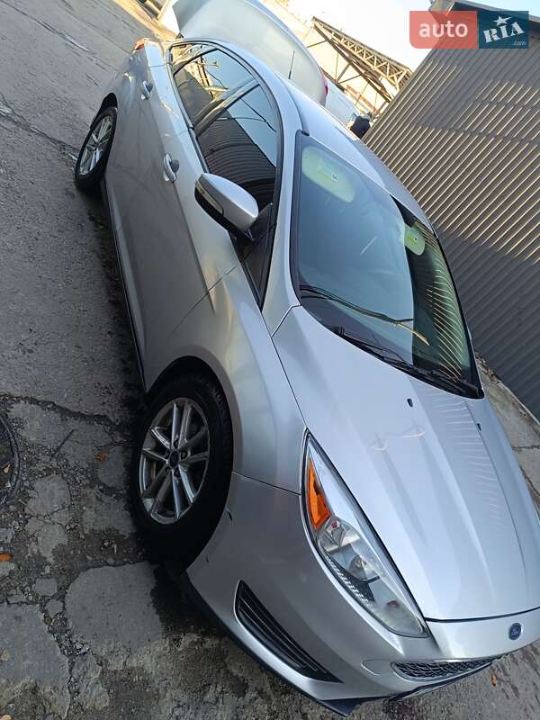 Седан Ford Focus 2015 в Киеве фото 2 Седан Ford Focus 2015 в Киеве